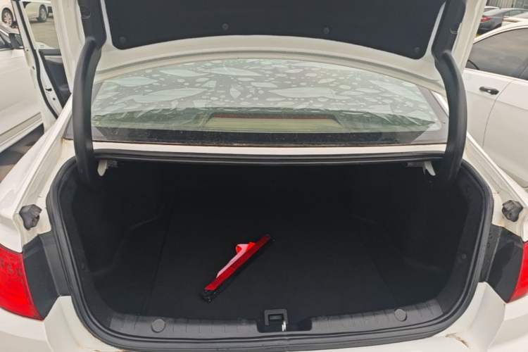 Used Geely Auto Emgrand GL 2017 1.8L Manual Elite Model Trunk