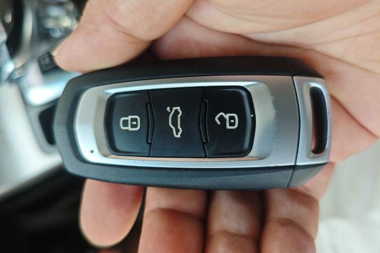 Used Geely Auto Emgrand GL 2017 1.8L DCT Elite Model Vehicle Key
