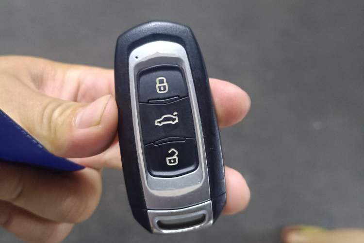 Used Geely Auto Emgrand GL 2017 1.8L Manual Elite Model Vehicle Key