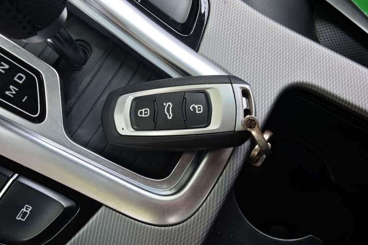 Used Geely Auto Emgrand GL 2017 1.8L DCT Elite Model Vehicle Key