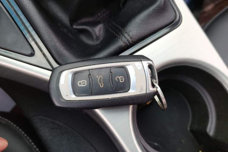 Used Geely Auto Emgrand GL 2017 1.8L Manual Elite Model Vehicle Key