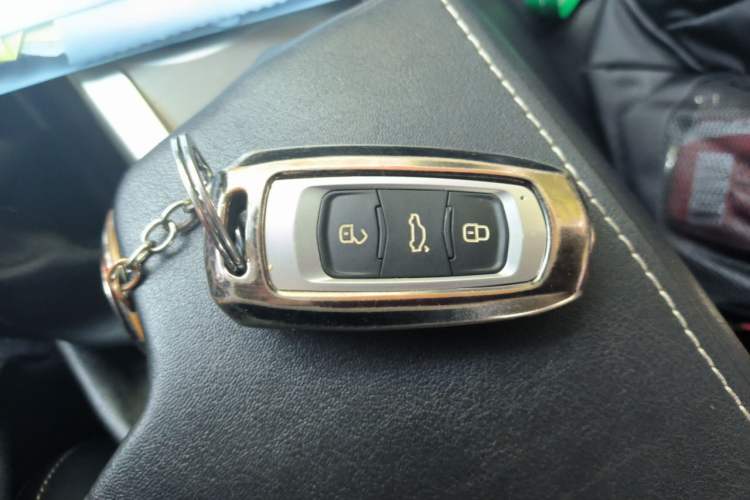 Used Geely Auto Emgrand GL 2017 1.8L Manual Elite Model Vehicle Key