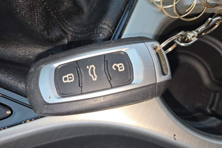 Used Geely Auto Emgrand GL 2017 1.8L Manual Elite Model Vehicle Key