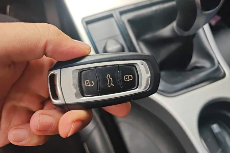 Used Geely Auto Emgrand GL 2017 1.3T Manual Elite Model Vehicle Key