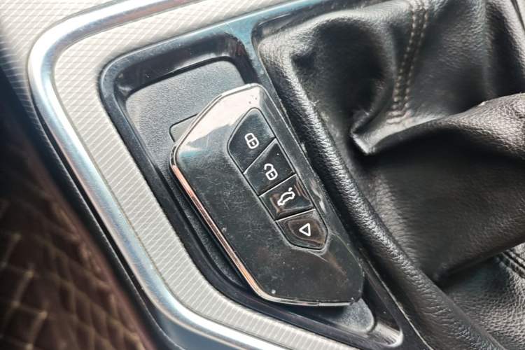 Used Geely Auto Emgrand GL 2017 1.8L Manual Elite Model Vehicle Key