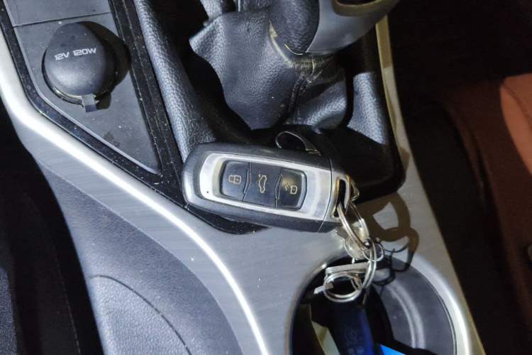 Used Geely Auto Emgrand GL 2017 1.8L Manual Elite Model Vehicle Key