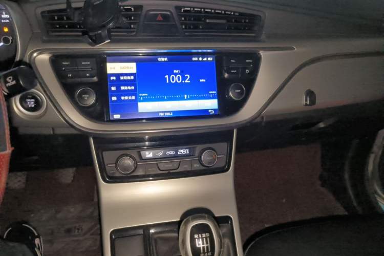 Used Geely Auto Emgrand GL 2017 1.8L Manual Elite Model Audio And AC Panel