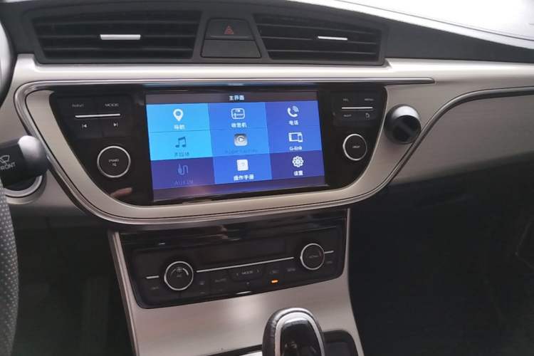 Used Geely Auto Emgrand GL 2017 1.8L DCT Elite Model Audio And AC Panel