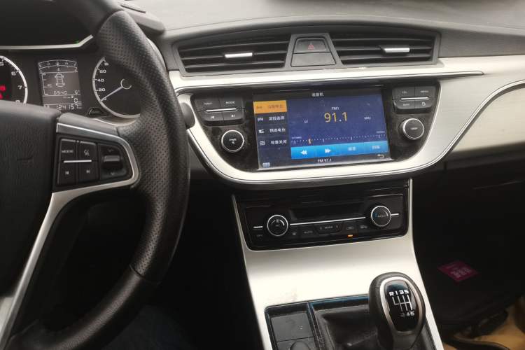 Used Geely Auto Emgrand GL 2017 1.8L Manual Elite Model Audio And AC Panel