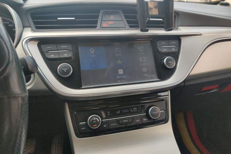 Used Geely Auto Emgrand GL 2017 1.8L Manual Elite Model Audio And AC Panel