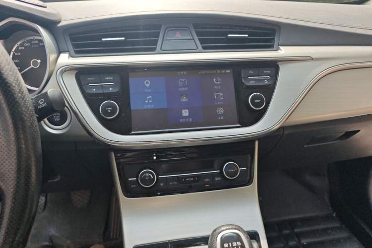 Used Geely Auto Emgrand GL 2017 1.8L Manual Elite Model Audio And AC Panel