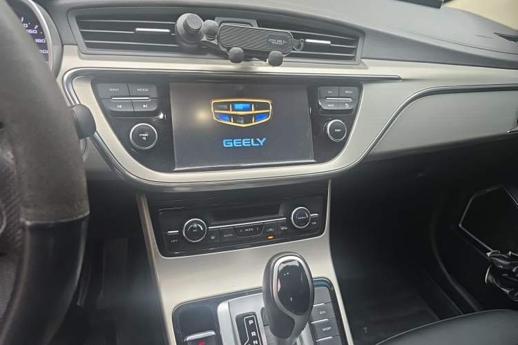 Used Geely Auto Emgrand GL 2017 1.3T DCT Elite Model Audio And AC Panel