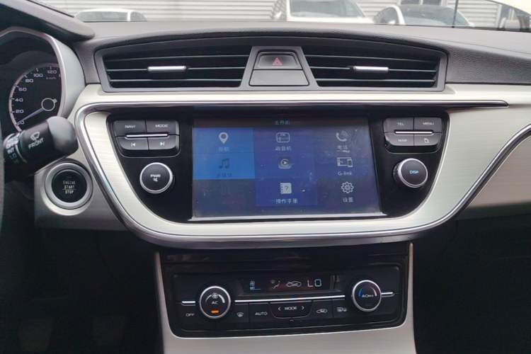 Used Geely Auto Emgrand GL 2017 1.3T Manual Elite Model Audio And AC Panel