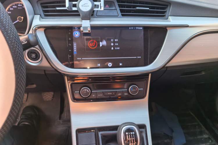 Used Geely Auto Emgrand GL 2017 1.3T Manual Elite Model Audio And AC Panel