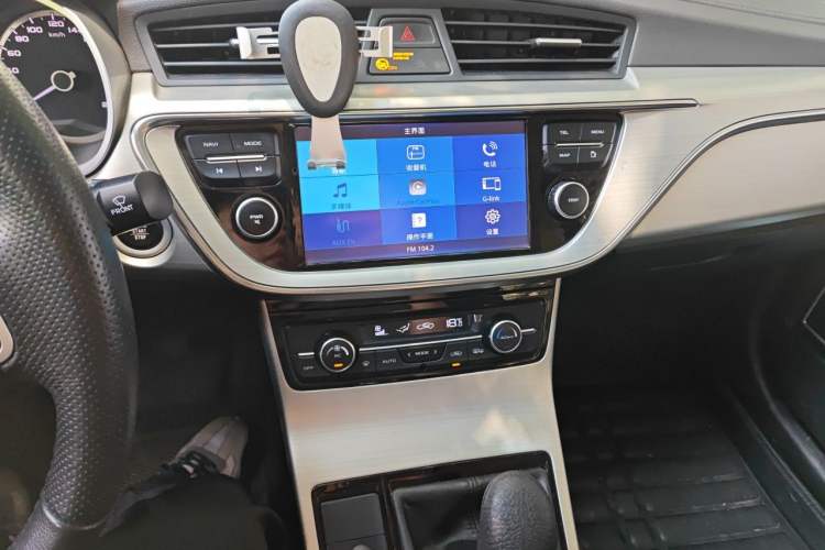 Used Geely Auto Emgrand GL 2017 1.8L Manual Elite Model Audio And AC Panel