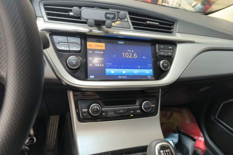 Used Geely Auto Emgrand GL 2017 1.3T Manual Elite Model Audio And AC Panel