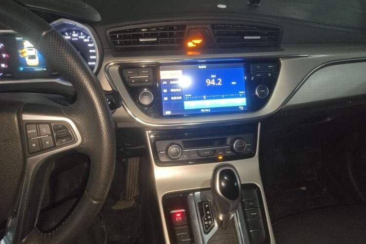 Used Geely Auto Emgrand GL 2017 1.8L DCT Elite Model Audio And AC Panel
