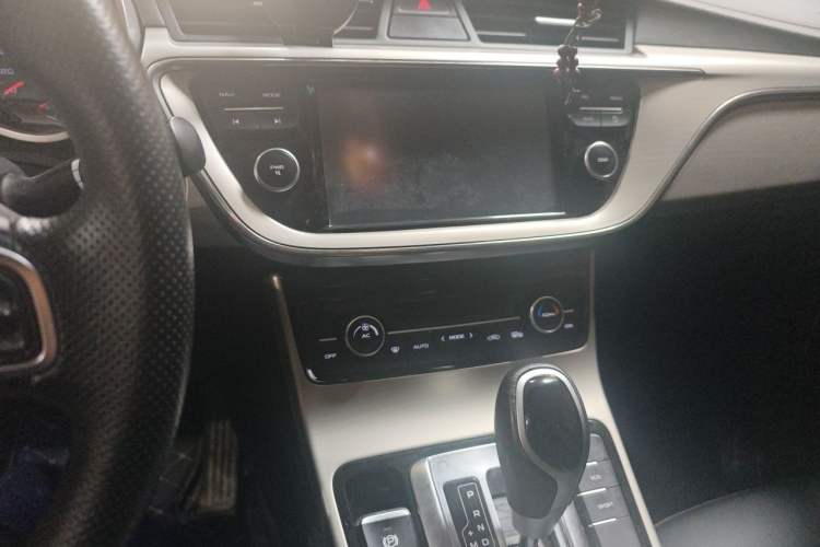 Used Geely Auto Emgrand GL 2017 1.8L DCT Elite Model Audio And AC Panel
