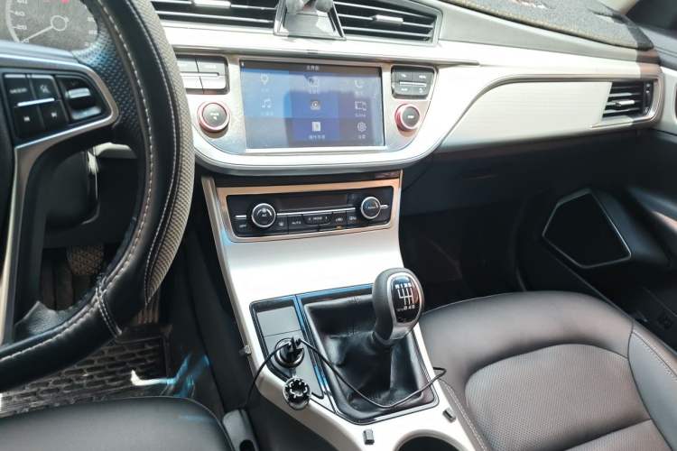 Used Geely Auto Emgrand GL 2017 1.8L Manual Elite Model Audio And AC Panel