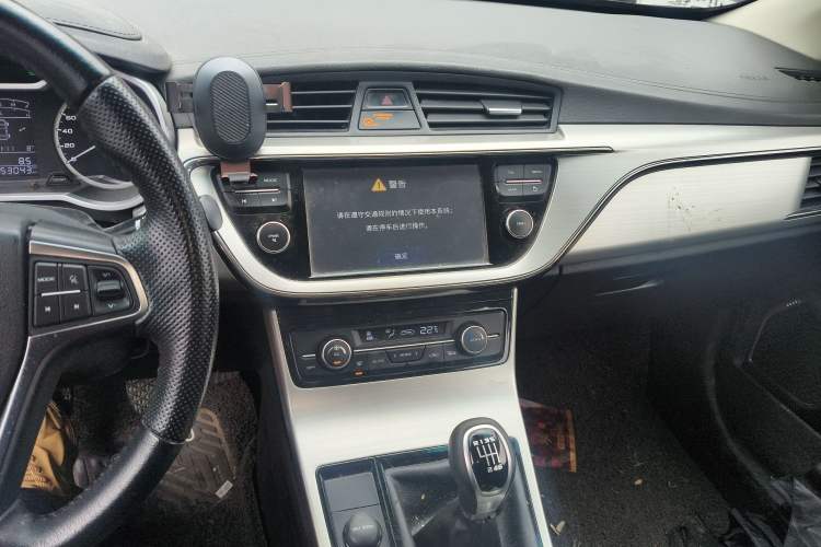 Used Geely Auto Emgrand GL 2017 1.3T Manual Elite Model Audio And AC Panel
