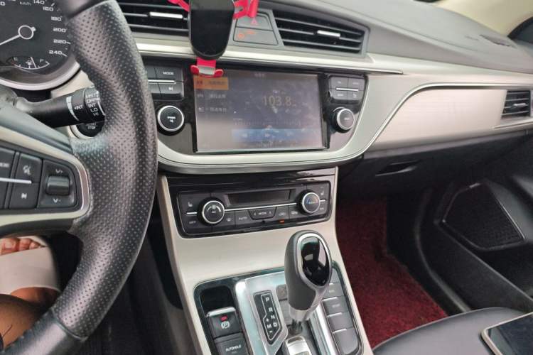 Used Geely Auto Emgrand GL 2017 1.3T DCT Luxury Model Audio And AC Panel