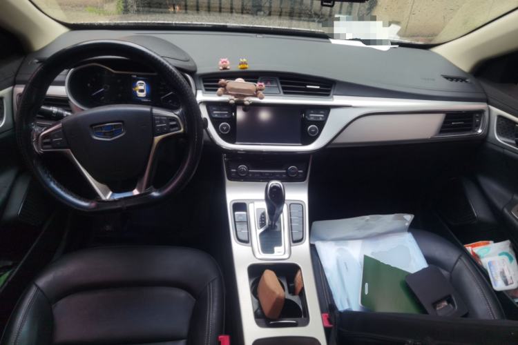 Used Geely Auto Emgrand GL 2017 1.8L DCT Elite Model Center Console