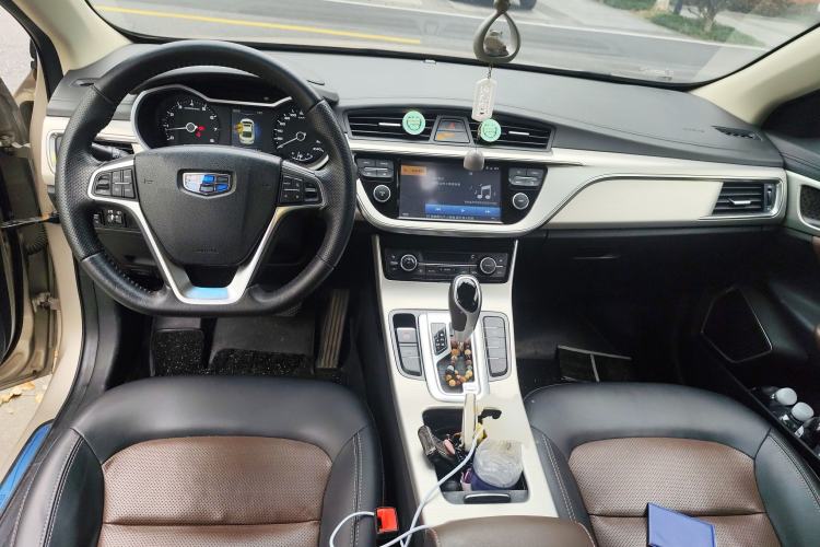Used Geely Auto Emgrand GL 2017 1.3T DCT Luxury Model Center Console