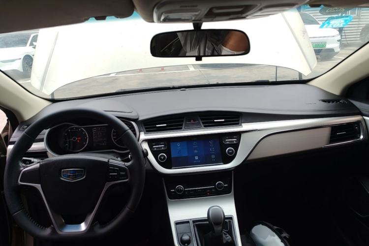 Used Geely Auto Emgrand GL 2017 1.3T Manual Elite Model Center Console