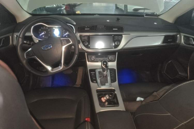 Used Geely Auto Emgrand GL 2017 1.8L DCT Elite Model Center Console