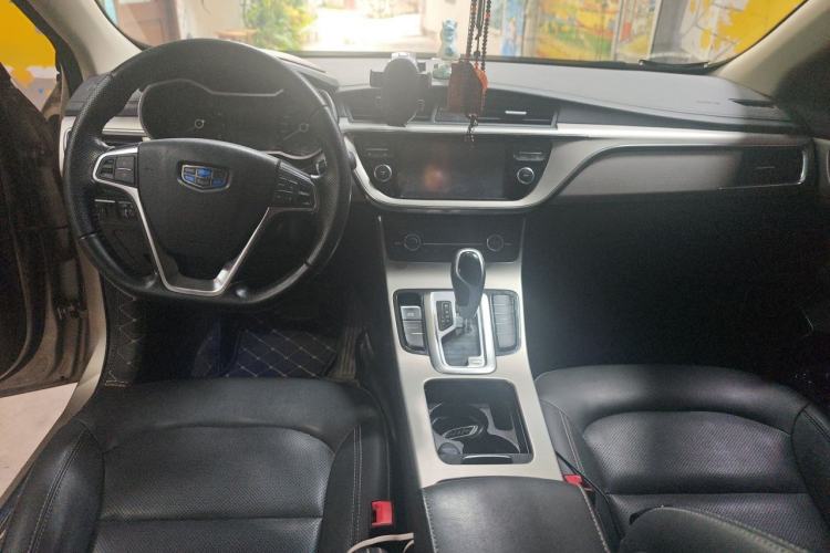 Used Geely Auto Emgrand GL 2017 1.8L DCT Elite Model Center Console