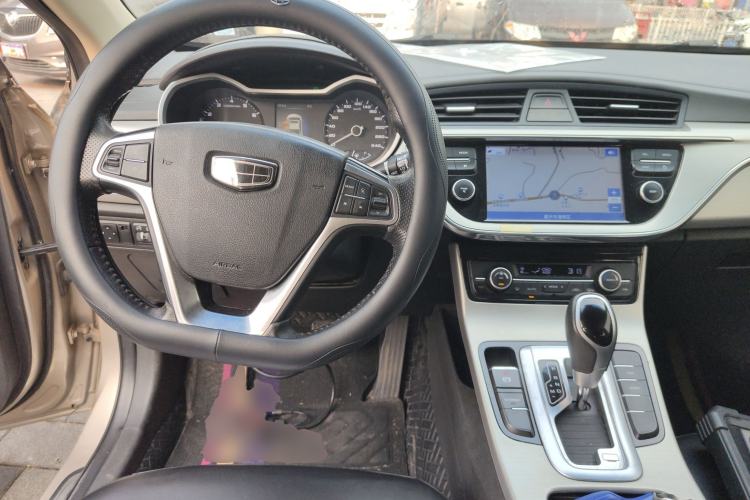 Used Geely Auto Emgrand GL 2017 1.3T DCT Elite Model Center Console