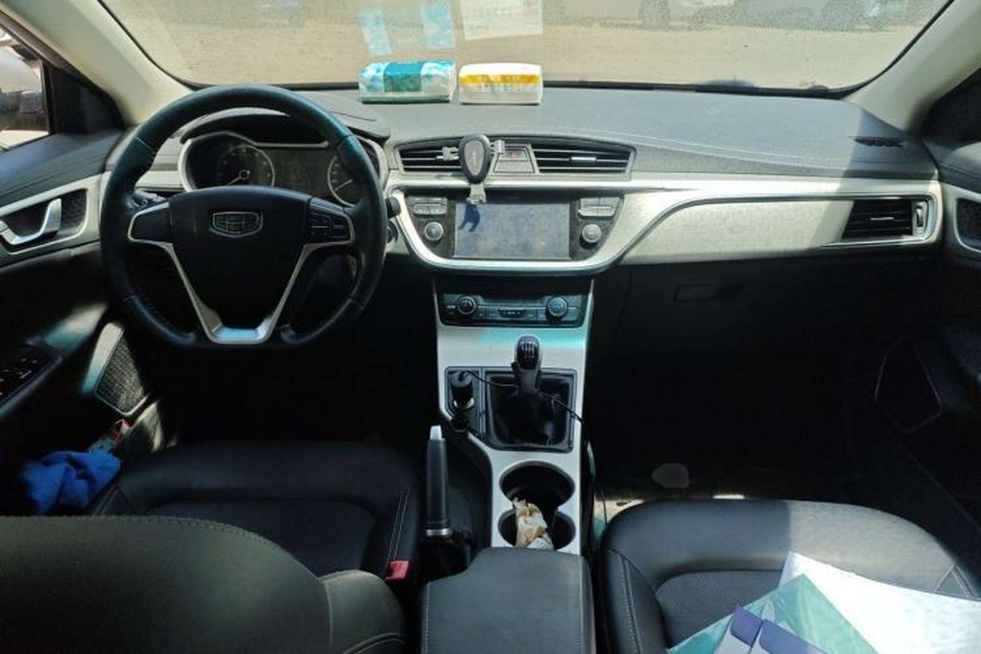 Used Geely Auto Emgrand GL 2017 1.8L Manual Elite Model Center Console