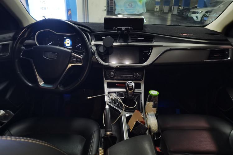 Used Geely Auto Emgrand GL 2017 1.8L Manual Elite Model Center Console