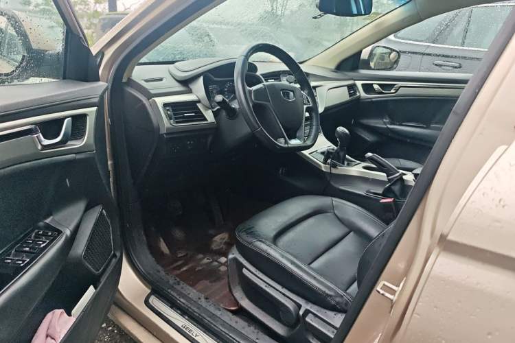 Used Geely Auto Emgrand GL 2017 1.8L Manual Elite Model Driver Seat