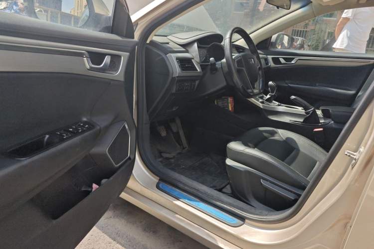 Used Geely Auto Emgrand GL 2017 1.8L Manual Elite Model Driver Seat