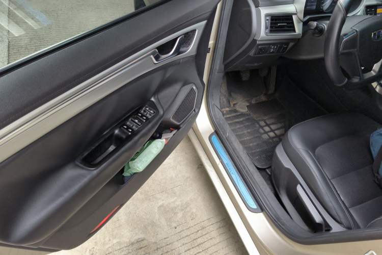 Used Geely Auto Emgrand GL 2017 1.3T Manual Elite Model Driver Seat