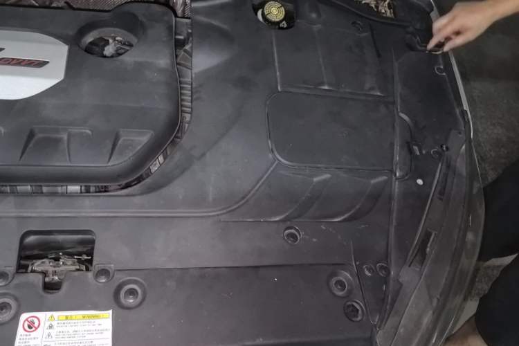 Used Geely Auto Emgrand GL 2017 1.8L DCT Elite Model Engine Bay Left
