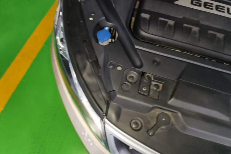 Used Geely Auto Emgrand GL 2017 1.3T DCT Elite Model Engine Bay Right