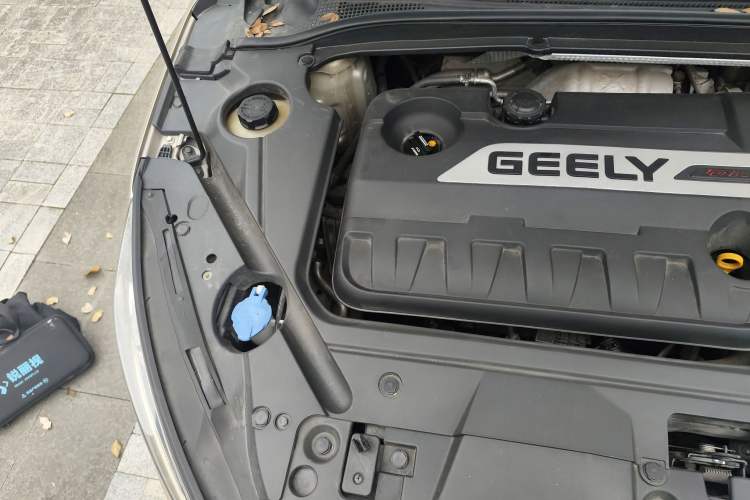 Used Geely Auto Emgrand GL 2017 1.3T DCT Luxury Model Engine Bay Right