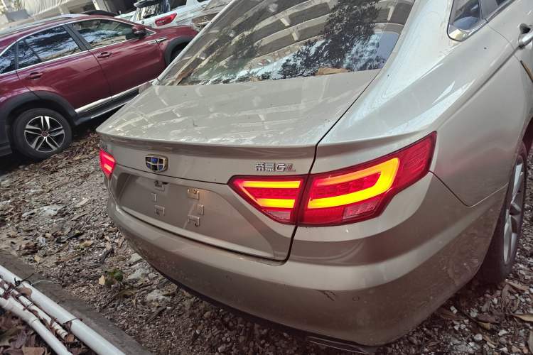 Used Geely Auto Emgrand GL 2017 1.3T DCT Luxury Model Exterior 4