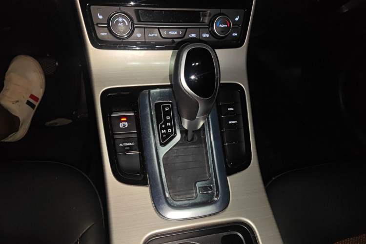 Used Geely Auto Emgrand GL 2017 1.3T DCT Luxury Model Gear Lever