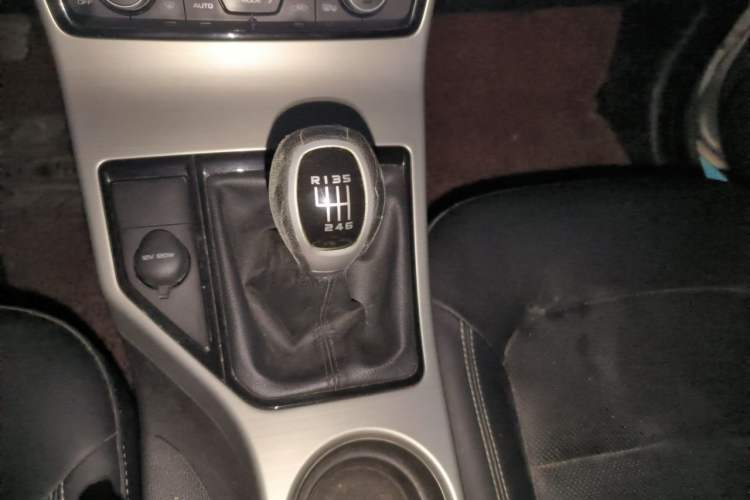 Used Geely Auto Emgrand GL 2017 1.8L Manual Elite Model Gear Lever