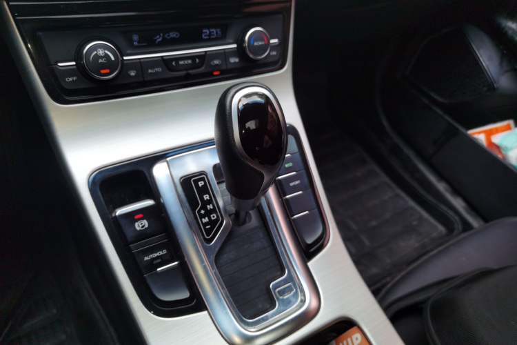 Used Geely Auto Emgrand GL 2017 1.8L DCT Elite Model Gear Lever