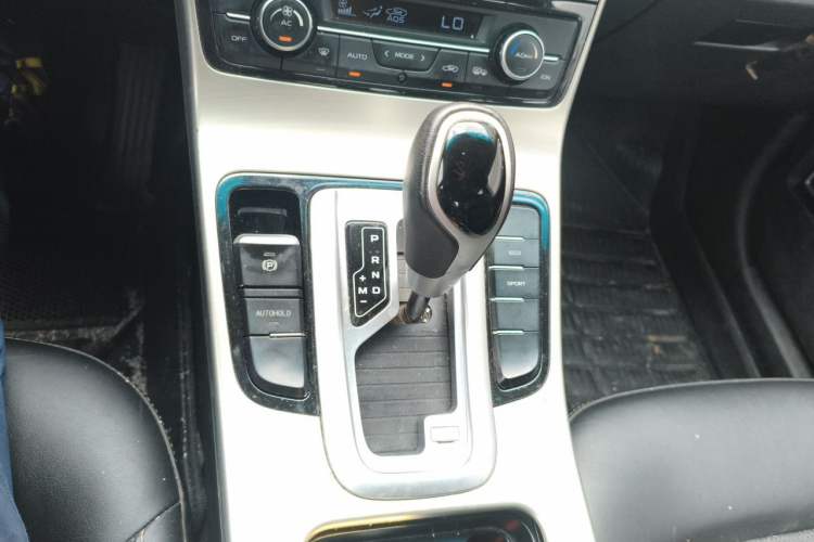 Used Geely Auto Emgrand GL 2017 1.3T DCT Elite Model Gear Lever