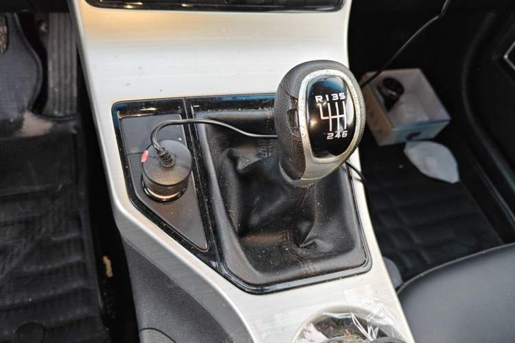 Used Geely Auto Emgrand GL 2017 1.8L Manual Elite Model Gear Lever