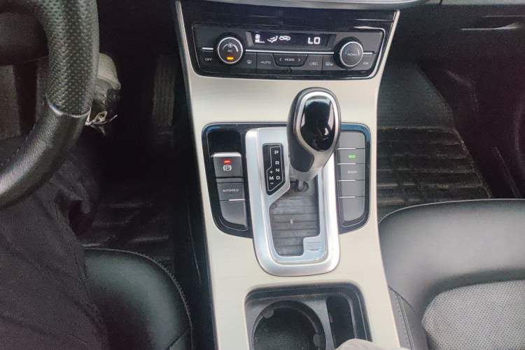 Used Geely Auto Emgrand GL 2017 1.8L DCT Elite Model Gear Lever