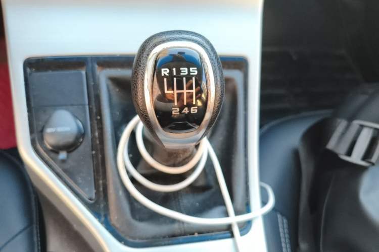 Used Geely Auto Emgrand GL 2017 1.8L Manual Elite Model Gear Lever