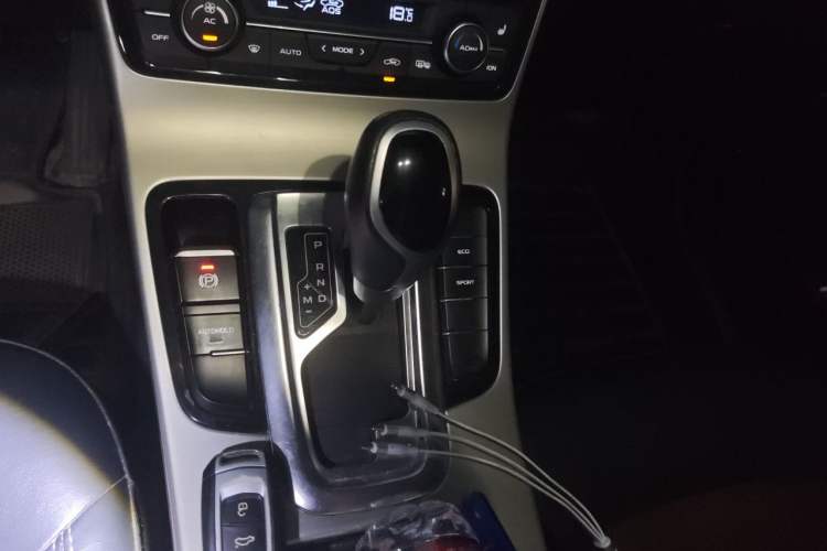 Used Geely Auto Emgrand GL 2017 1.3T DCT Luxury Model Gear Lever