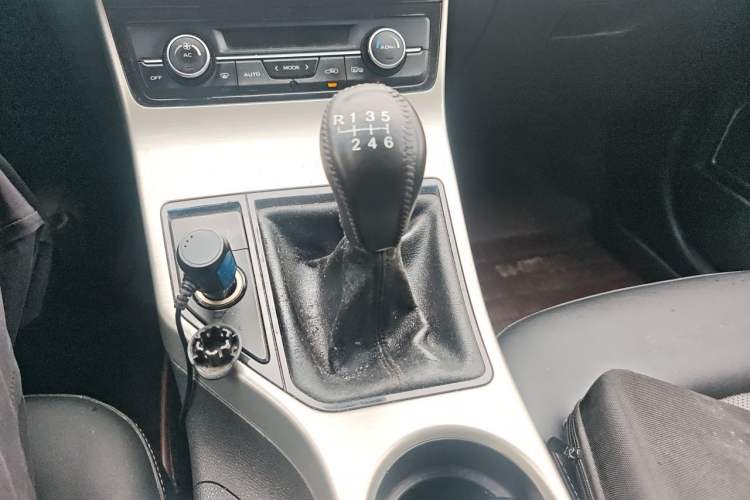 Used Geely Auto Emgrand GL 2017 1.8L Manual Elite Model Gear Lever