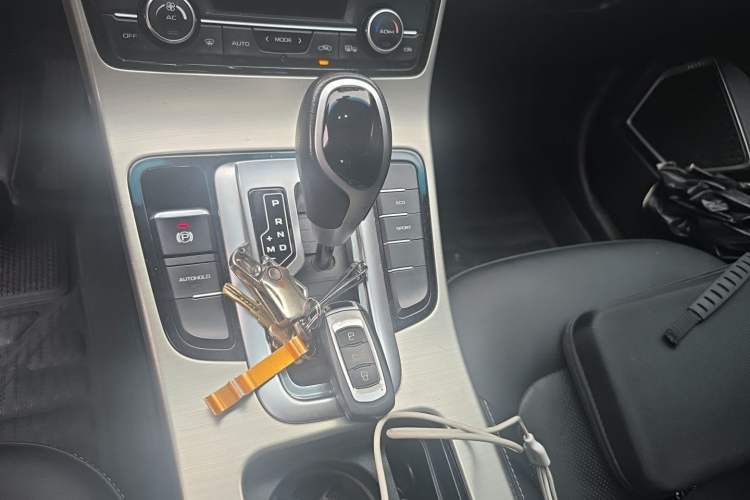 Used Geely Auto Emgrand GL 2017 1.3T DCT Elite Model Gear Lever